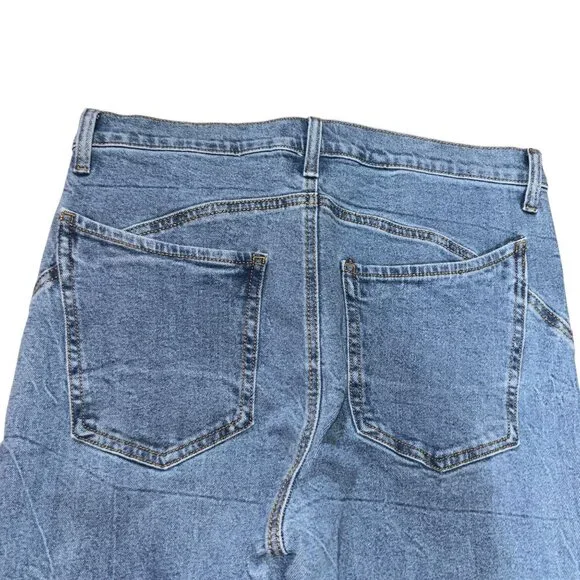 Fashion Nova Size 13 Flared Jeans Light Wash - Picture 7 of 7